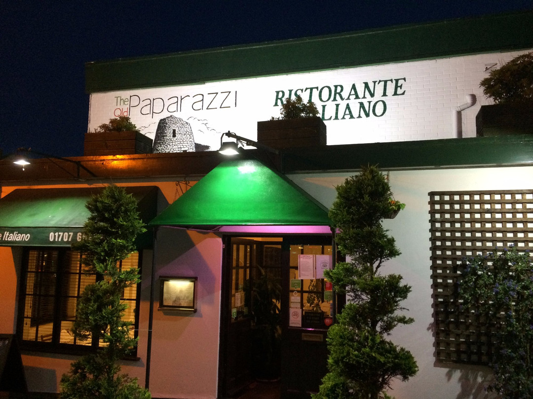 Potters Bar餐馆和美食-The Old Paparazzi