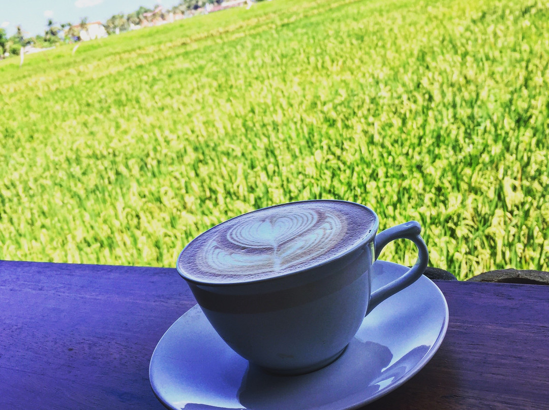 Belalang餐馆和美食-Lenon's Coffee and Bar