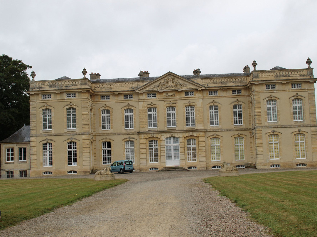 Le Bourg-Saint-Leonard旅游攻略图片