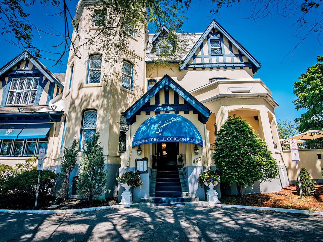 Signatures Restaurant