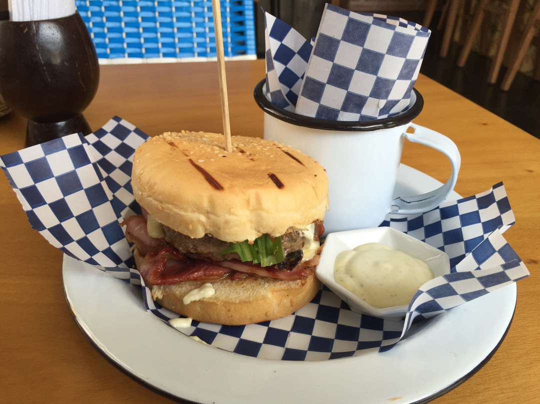 La Tumbamuertos Burger Bar