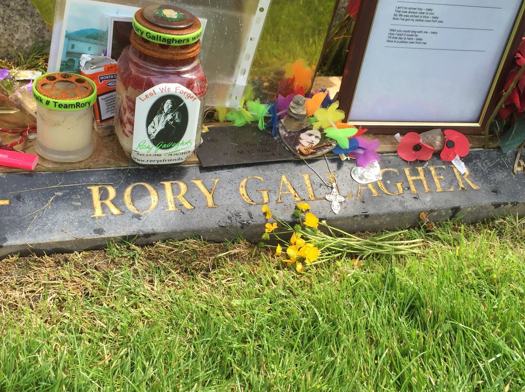 Rory Gallagher Gravesite - St. Olivers Cemetery景点图片