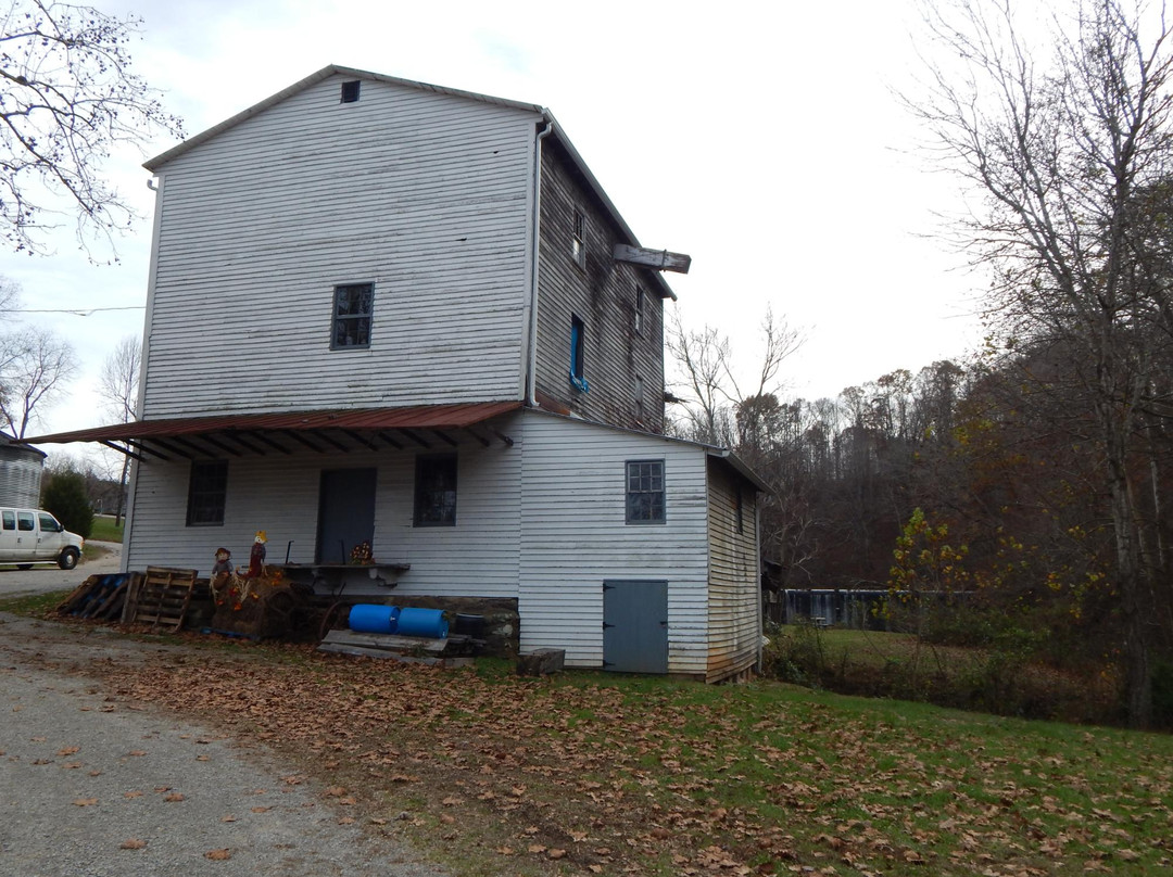 Tomahawk Mill Vineyard and Winery-Chatham必去景点