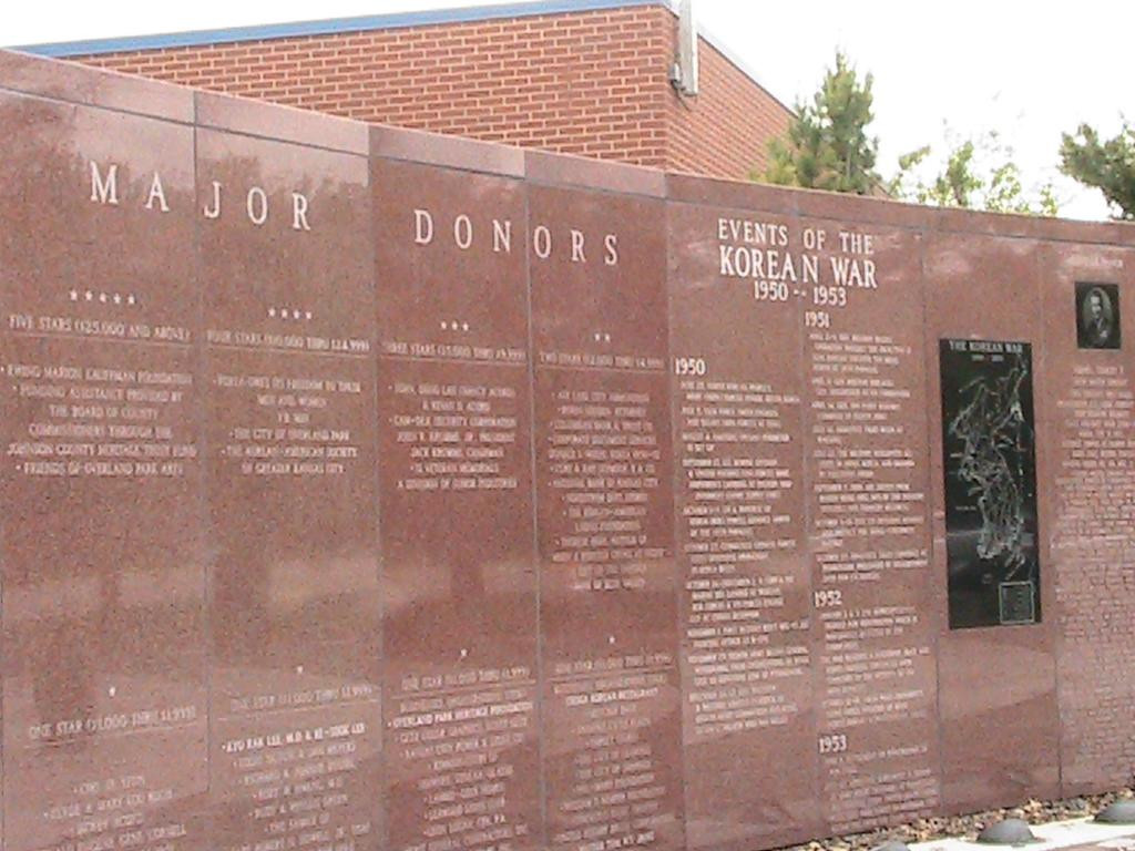 Korean War Veterans Memorial-欧弗兰帕克必去景点
