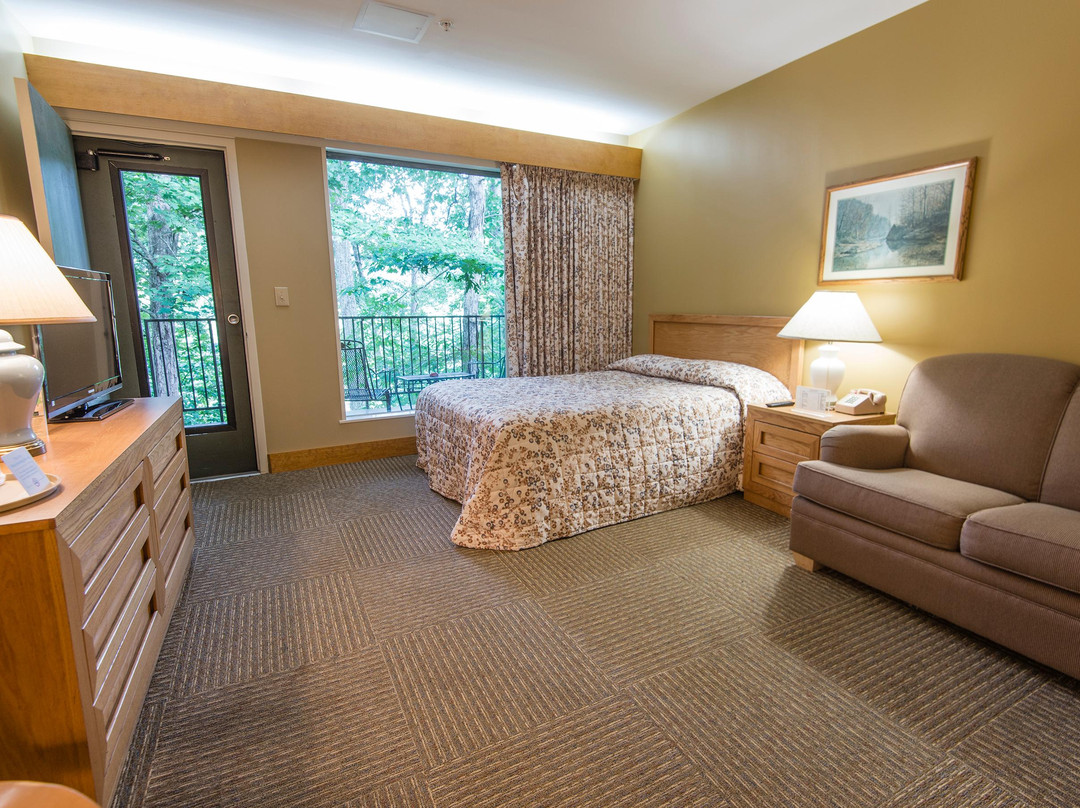 Hemlock Lodge