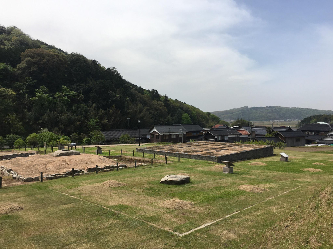 Kamiyodohaiji Relic景点图片
