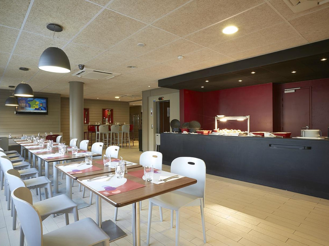 勒布朗-梅尼尔基里亚德酒店