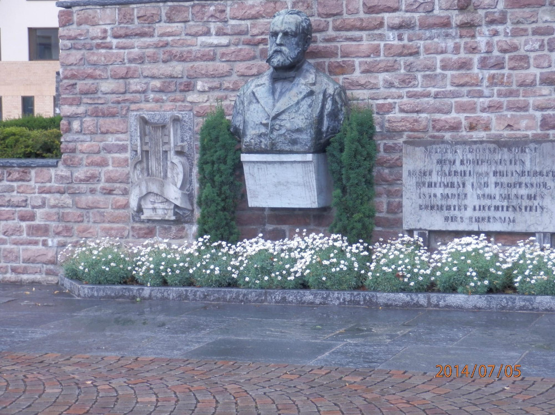 Rheinberger monument景点图片