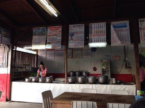 盖里餐馆和美食-Armans Restaurant