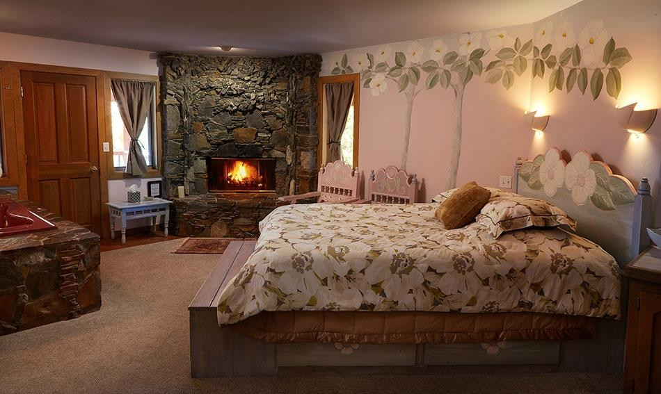 Yosemite Peregrine Lodging