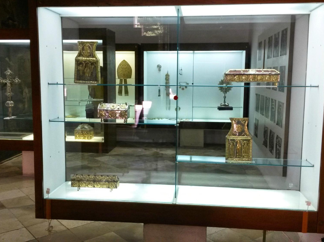 Treasury of the Parish Church Gold and Silver of Nin