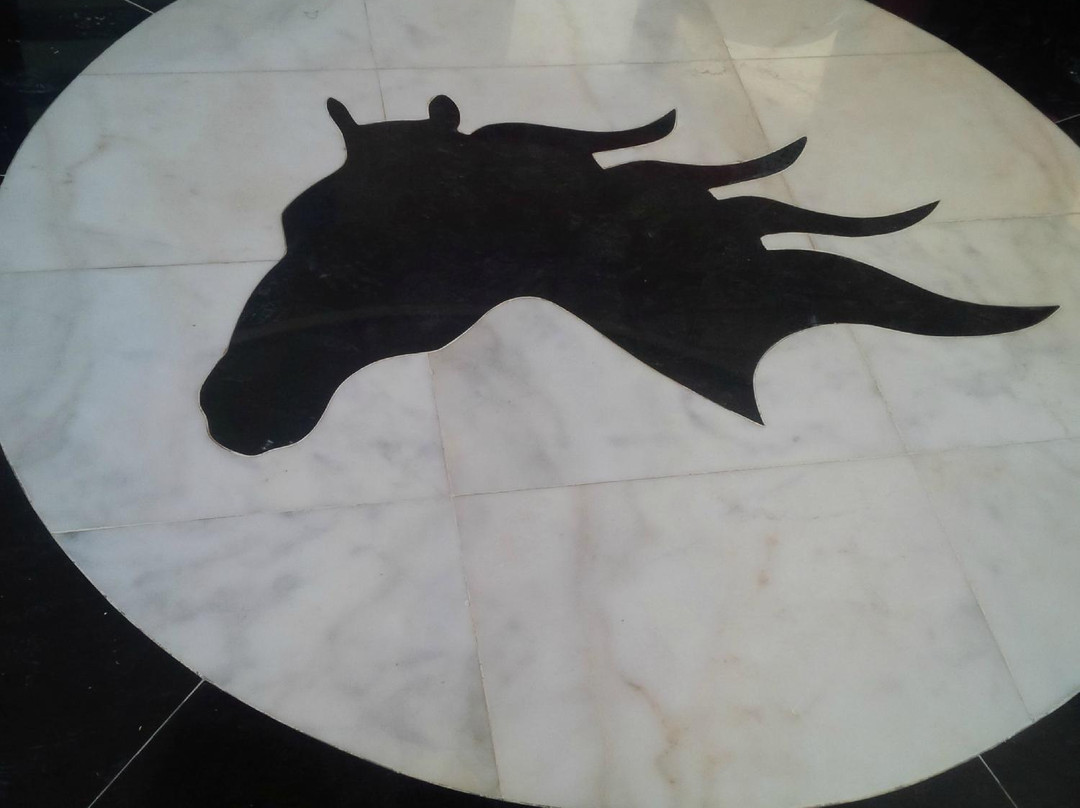 Konvoy Hotel & The Country Club主图