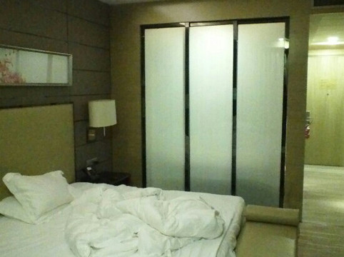 龙岗珠江皇冠假日酒店主图