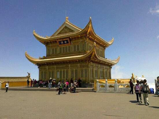 峨眉山金顶景点图片