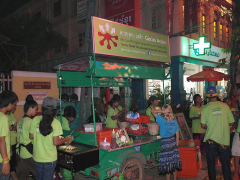 gecko action sizzling sausage tuk tuk