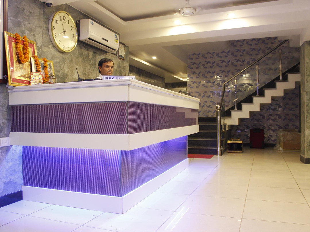 OYO 4399 Hotel Satyam Lodge