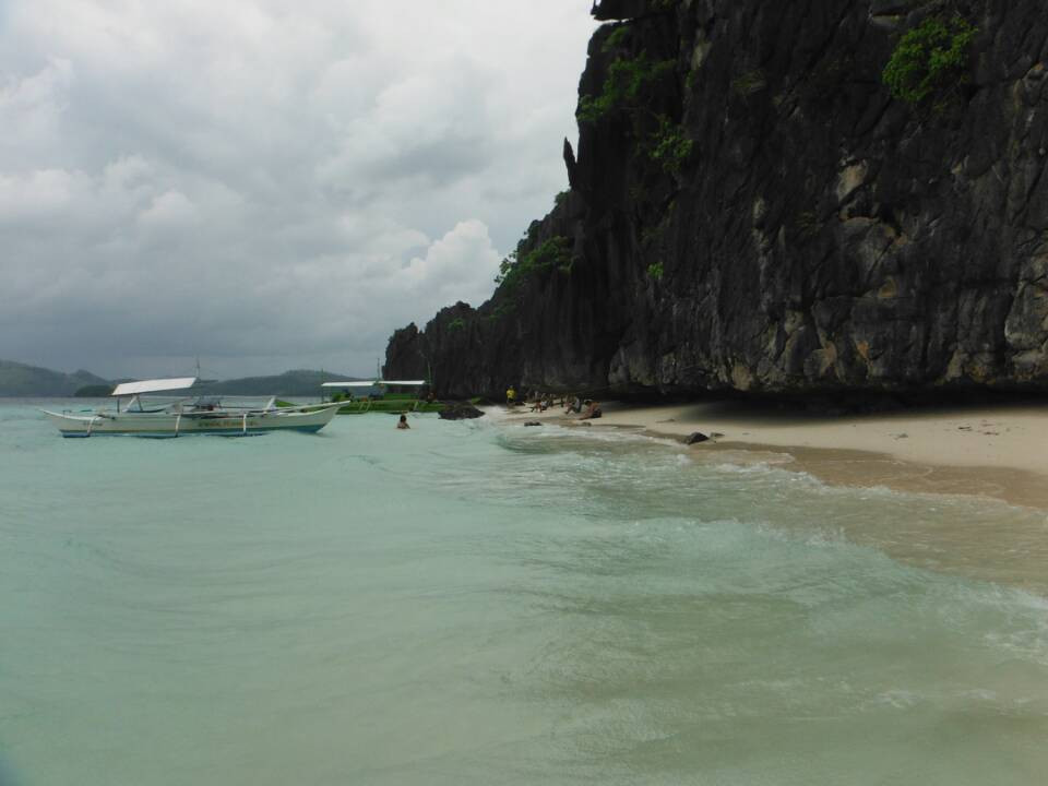 Banul Beach-科隆必去景点