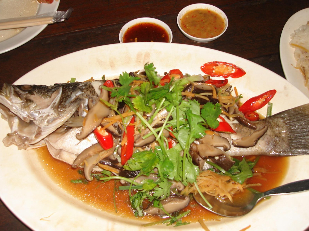 ร้านอาหาร บึงไม้หอม