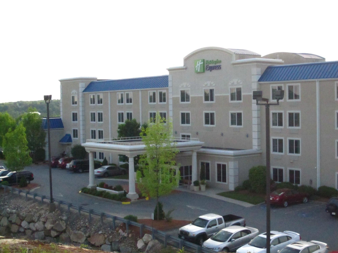 Holiday Inn Express 波士顿米尔福德