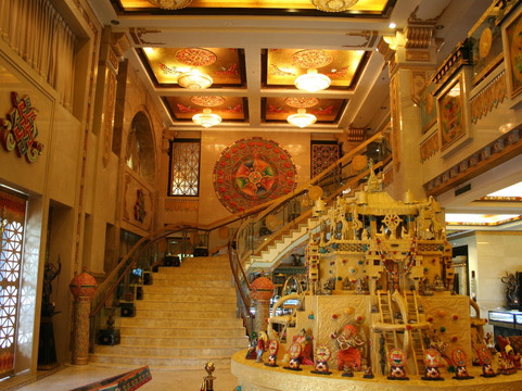 雅鲁藏布大酒店主图