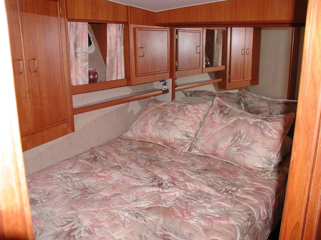 Indiscretion Yacht Charters景点图片