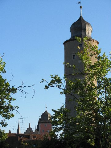 Taubenturm mit Bollwerk景点图片