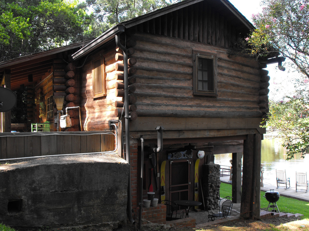Log Cabin Guest House主图
