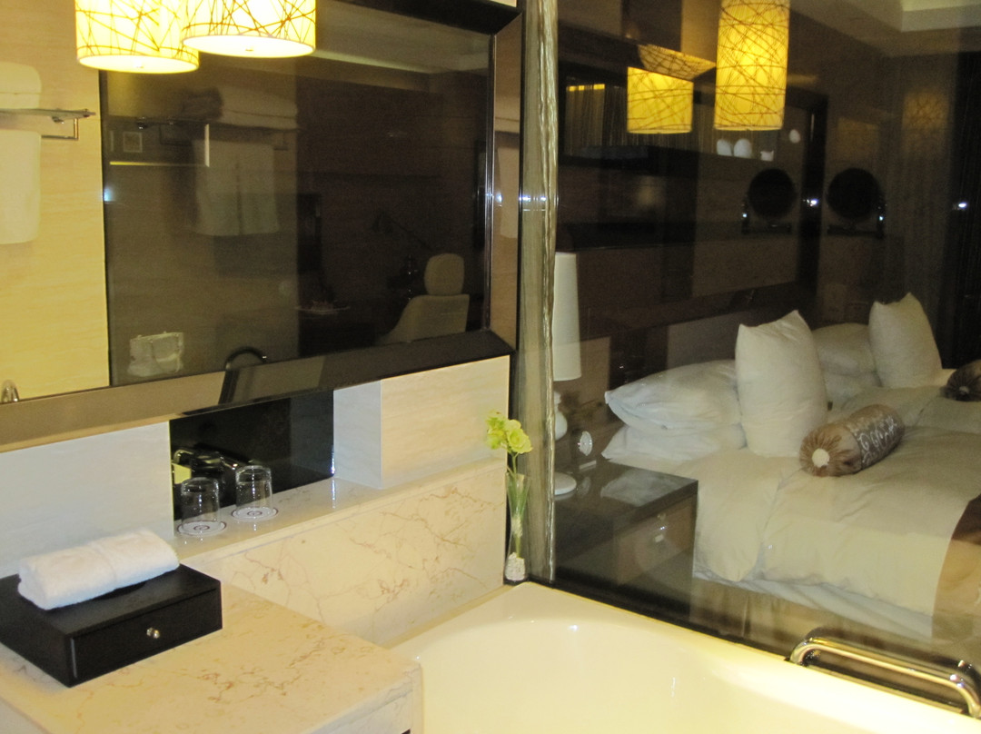 龙运大酒店主图