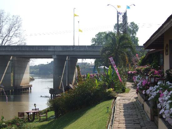 江畔湾度假村主图