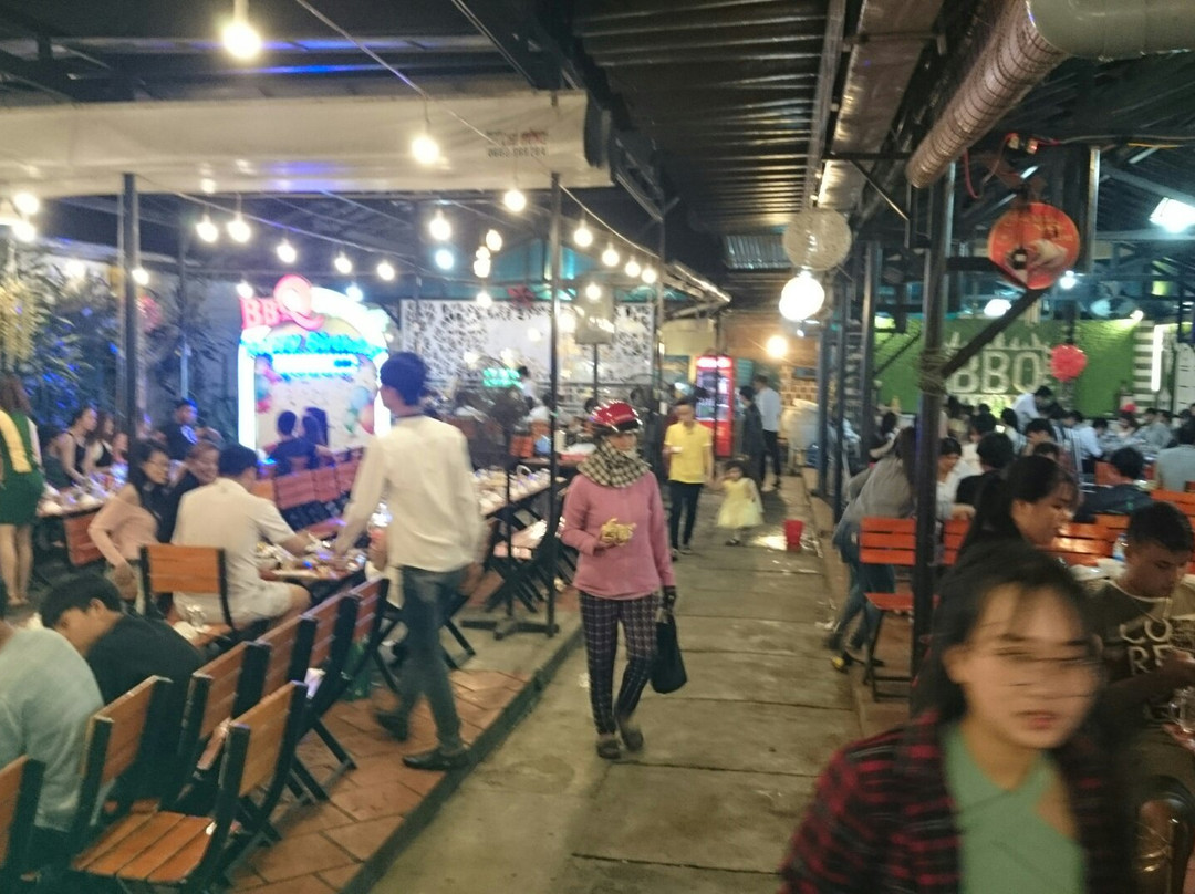 KRong餐馆和美食-BBQ De Nhat Restaurant