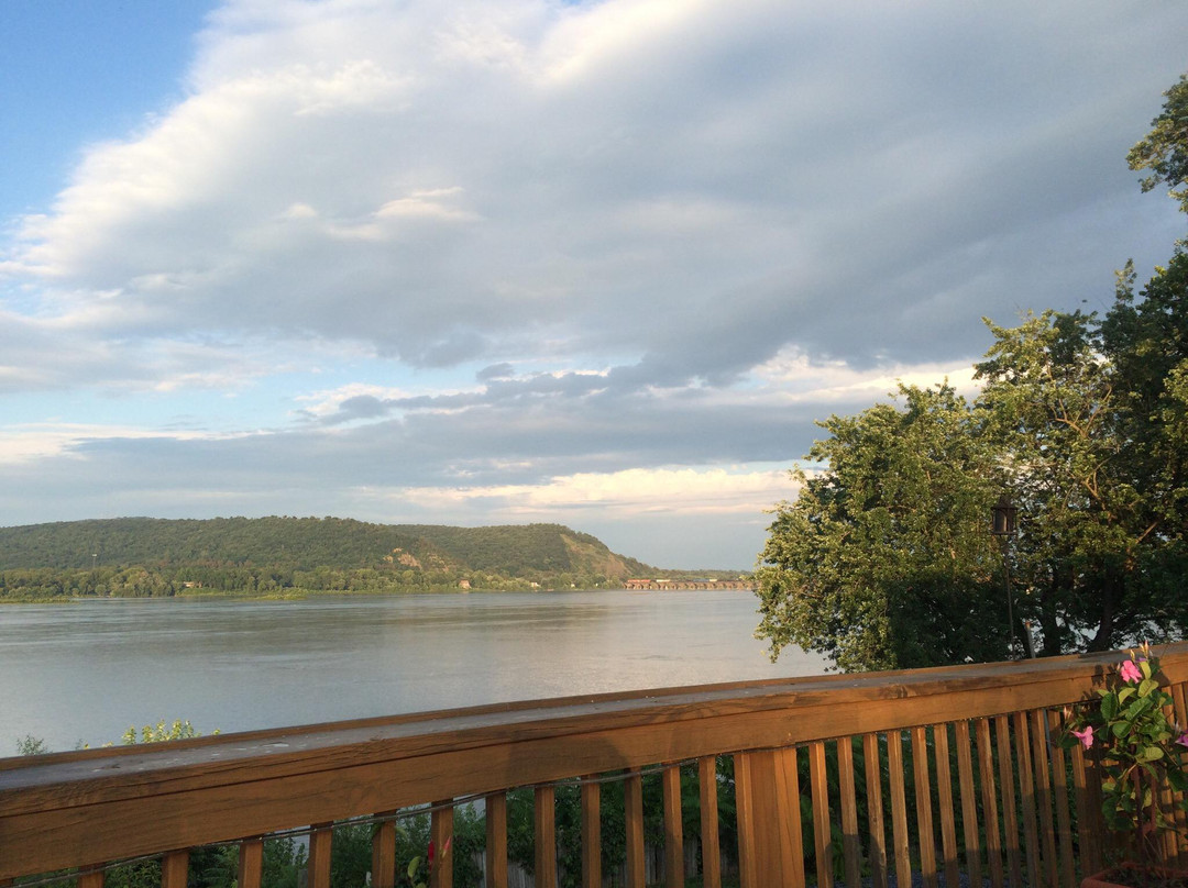 Marysville餐馆和美食-The Waterfront Bar & Grill