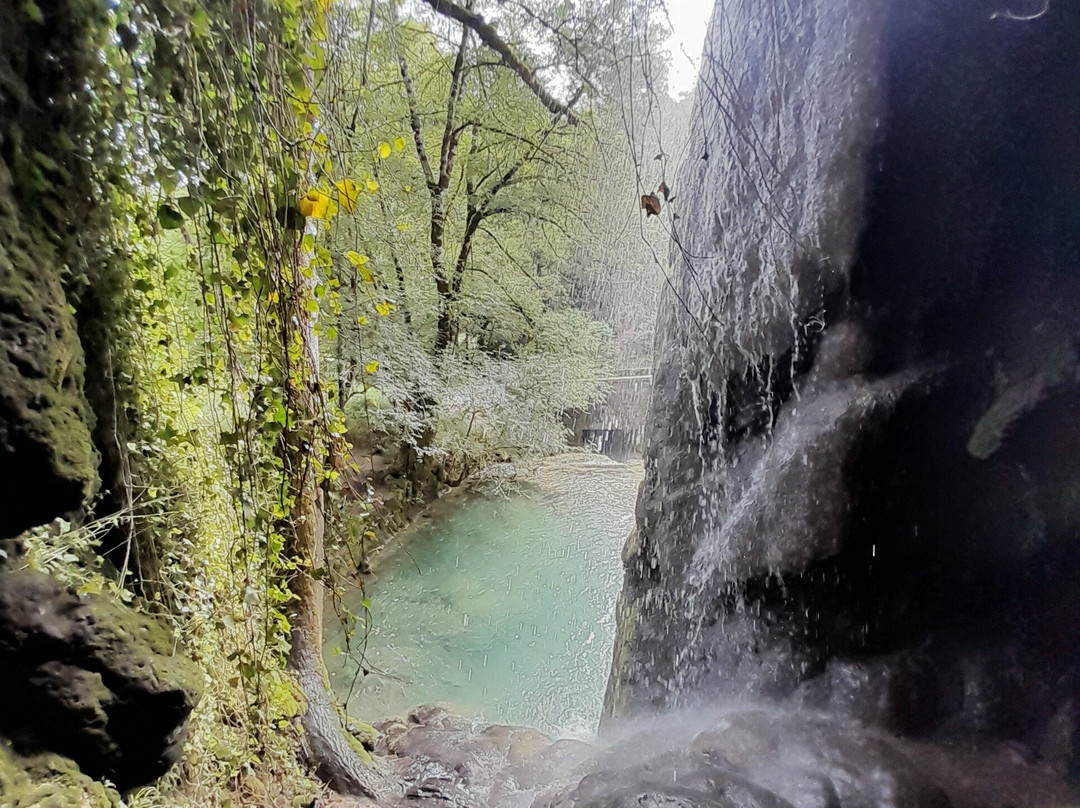 Cascade Petrifiante-Caylus必去景点
