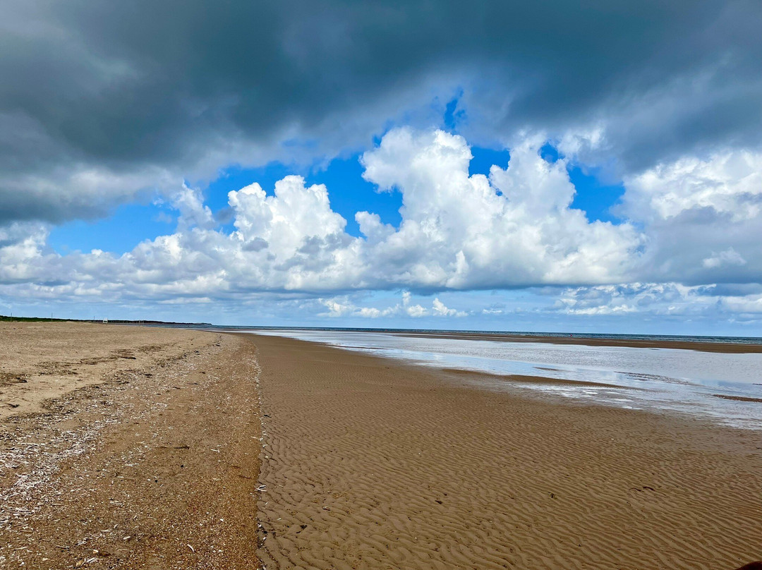 Burnham Overy Staithe Beach景点图片