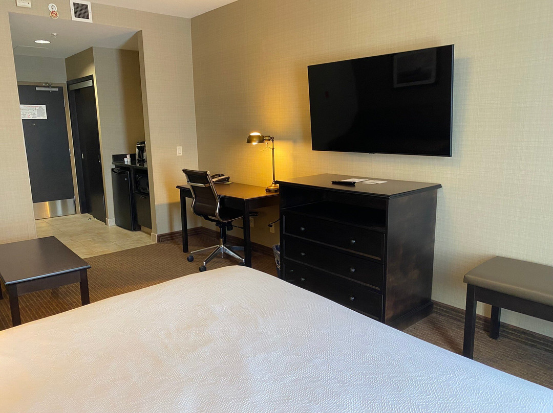 Best Western Plus Okotoks Inn & Suites主图