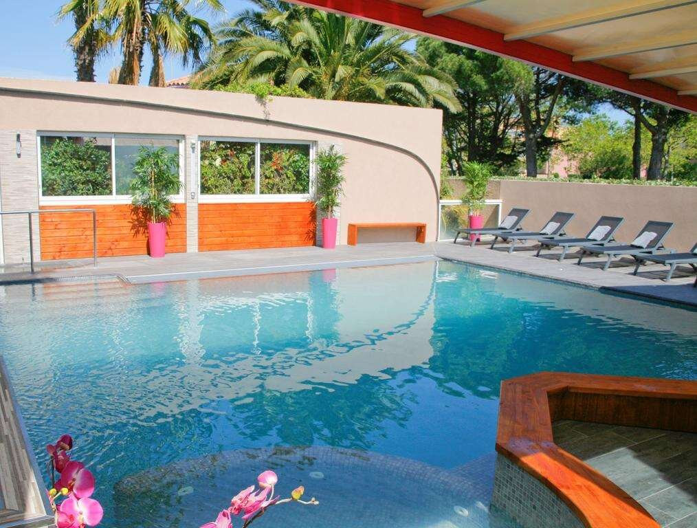 Hotel Gil de France主图