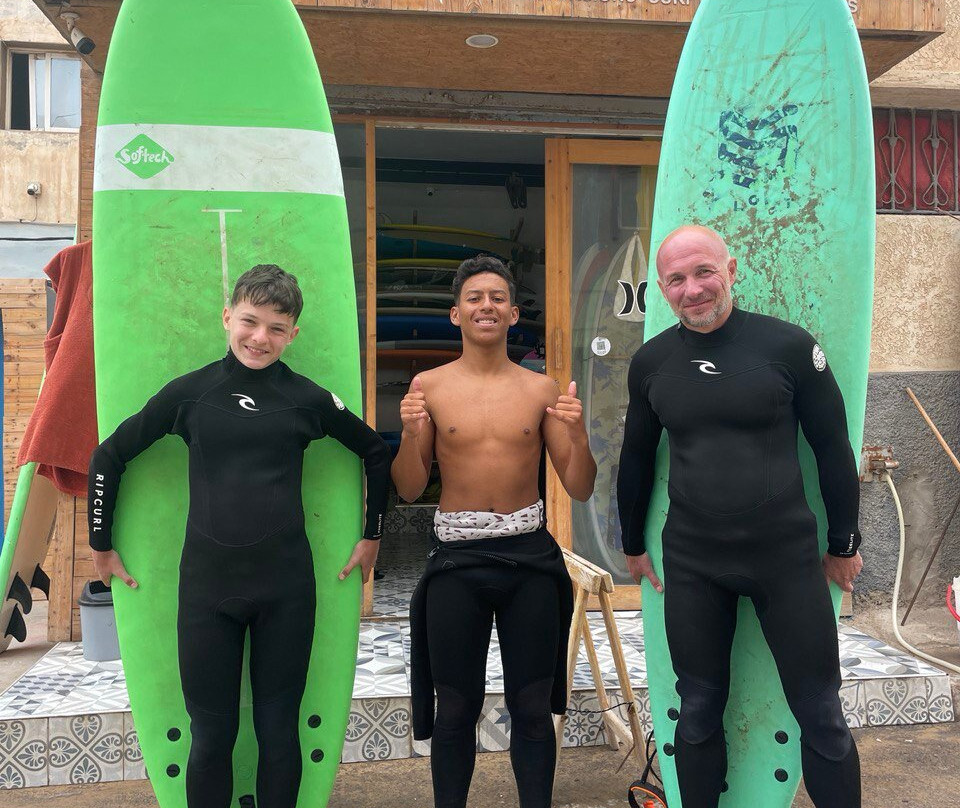 Blue Waves Surf School & Shop-Anza必去景点