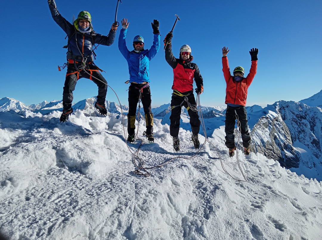 Taulliraju Expeditions-瓦拉斯必去景点