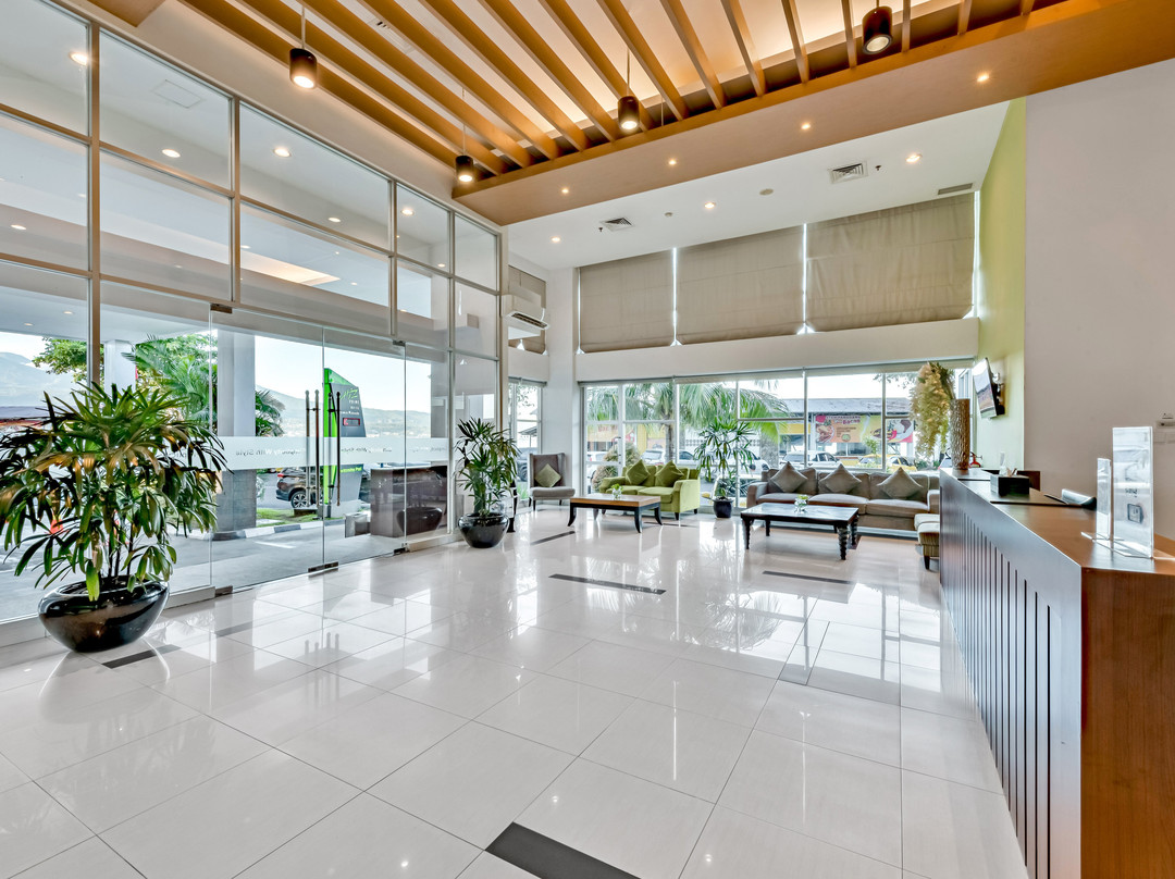 Whiz Prime Hotel Megamas Manado