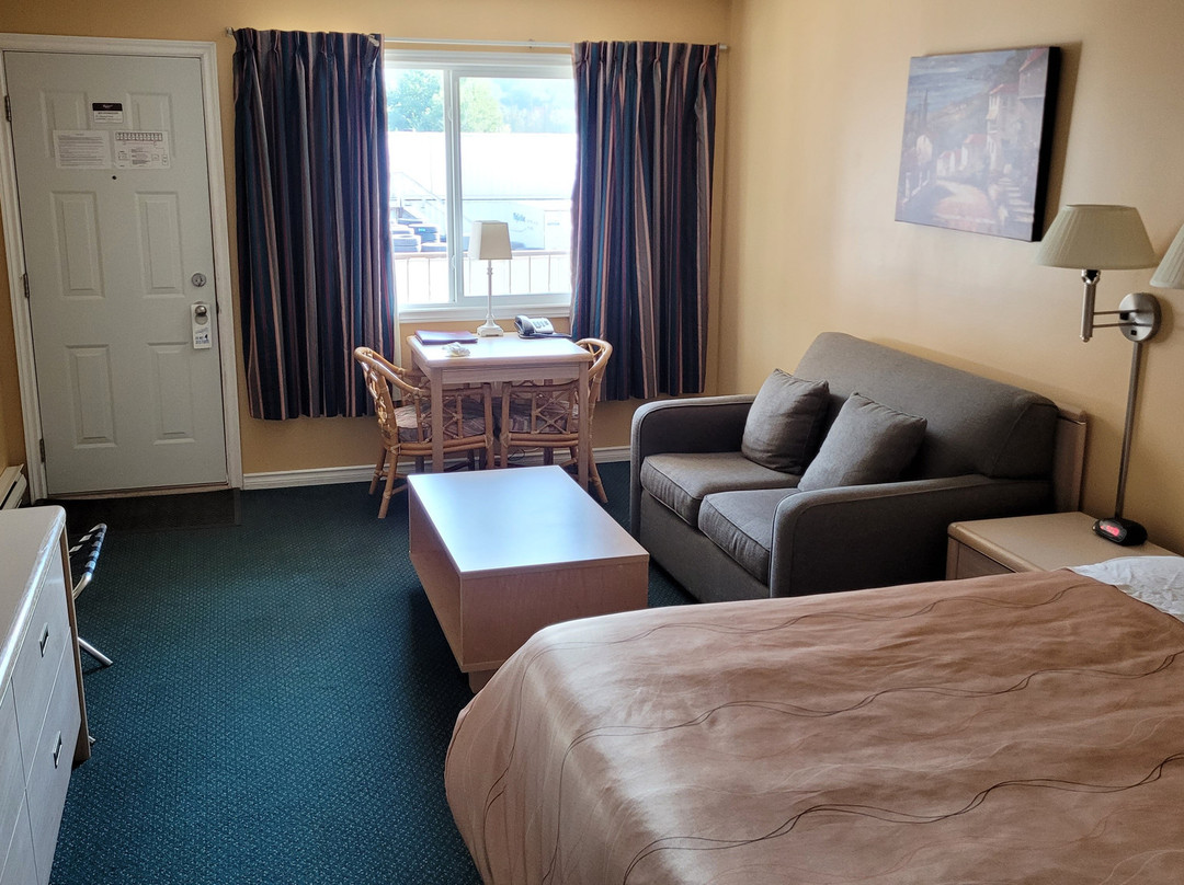 Westwood Motel 100 Mile House主图