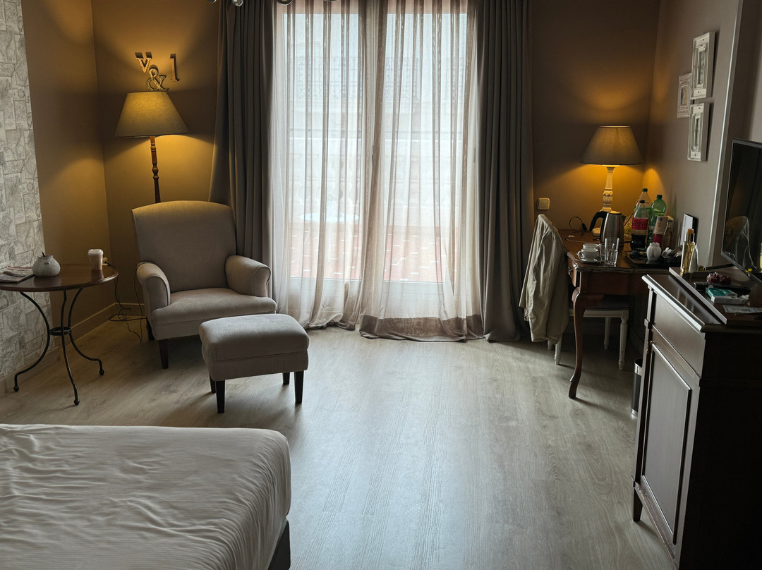 文奇莱斯酒店主图