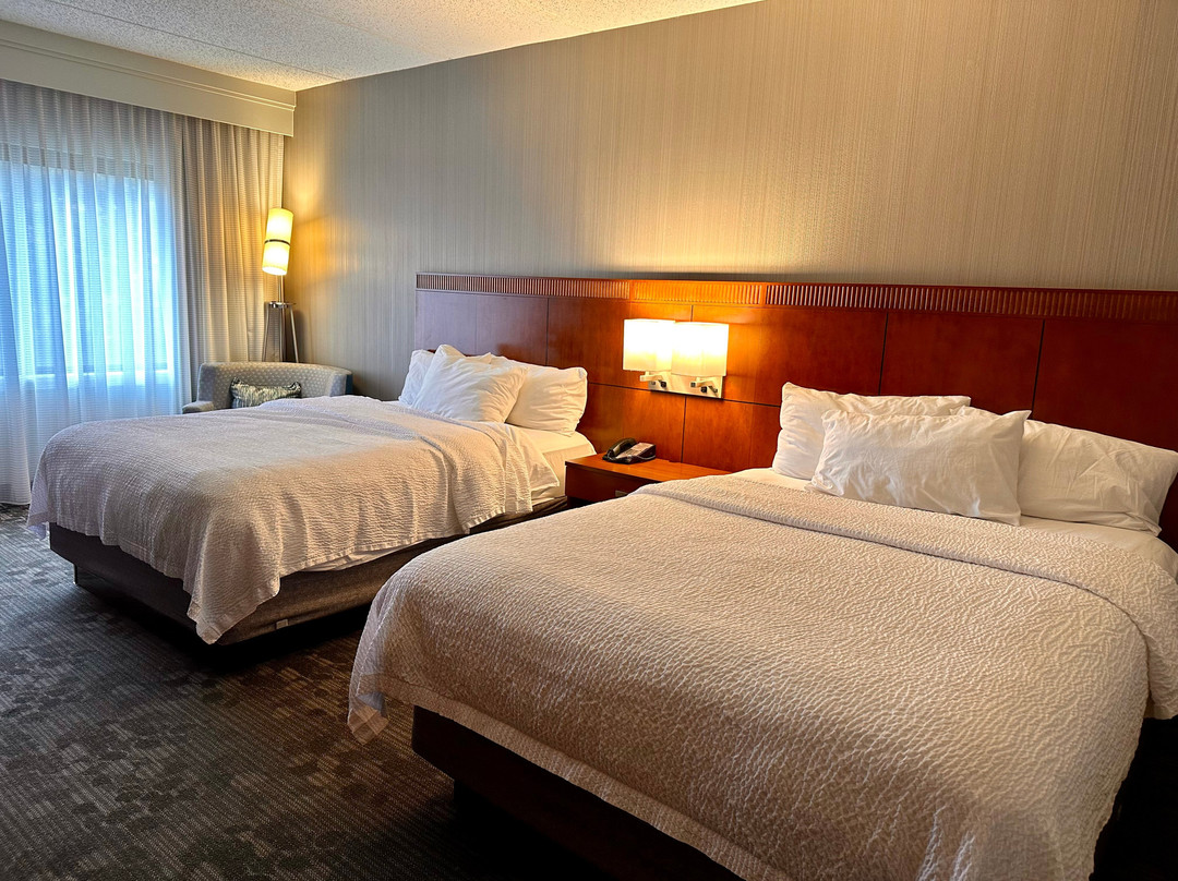 菲什基尔万豪万怡酒店主图