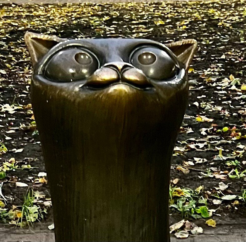 Monument to Cats and Dogs Affected by Cars-科斯特罗马必去景点