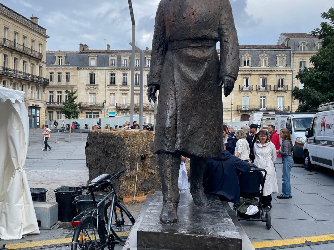 La statue de Jacques Chaban Delmas-波尔多必去景点