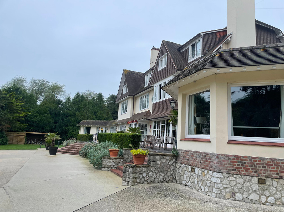 Manoir Hotel主图