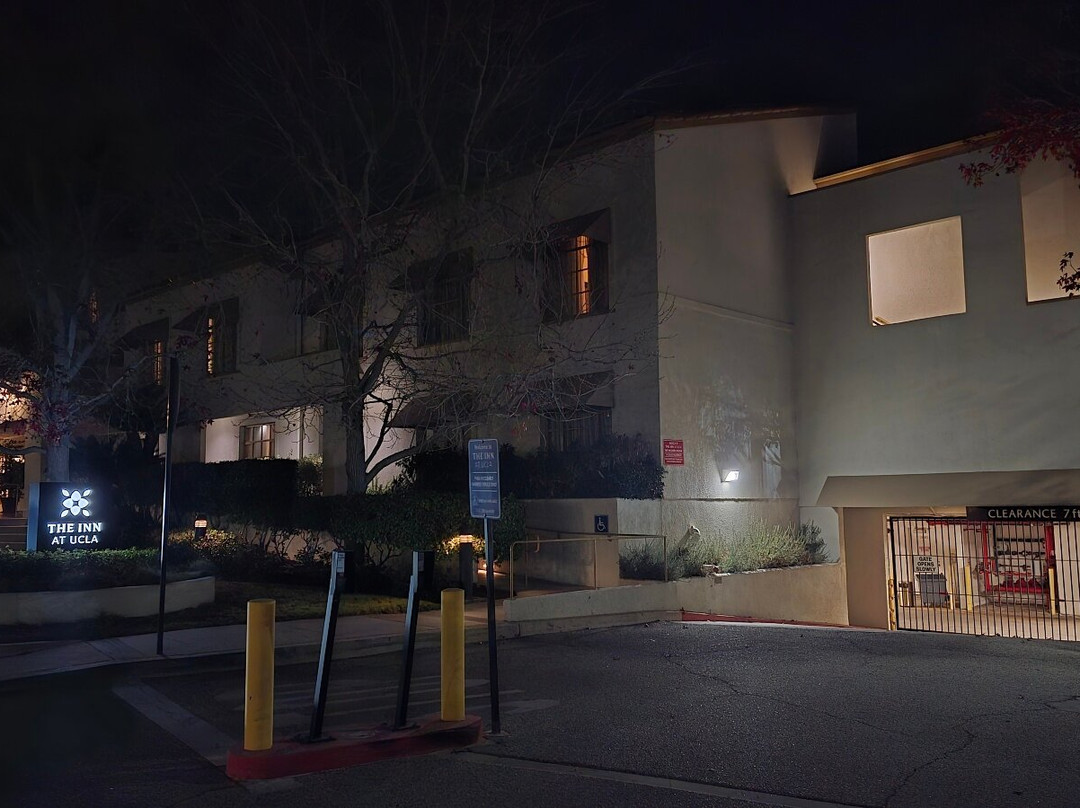 加州大学洛杉矶分校旅馆主图