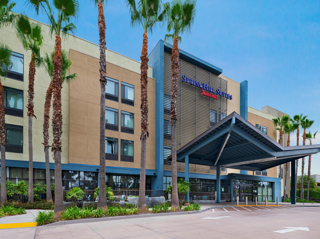 万豪阿纳海姆春季山丘套房酒店主图