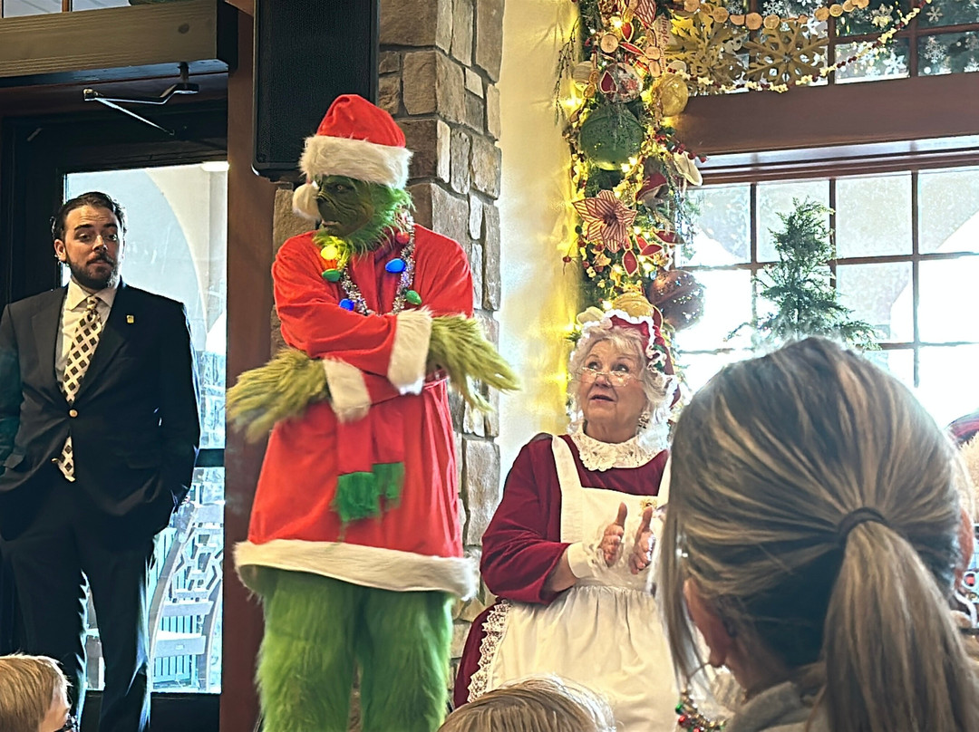 The Inn at Christmas Place主图