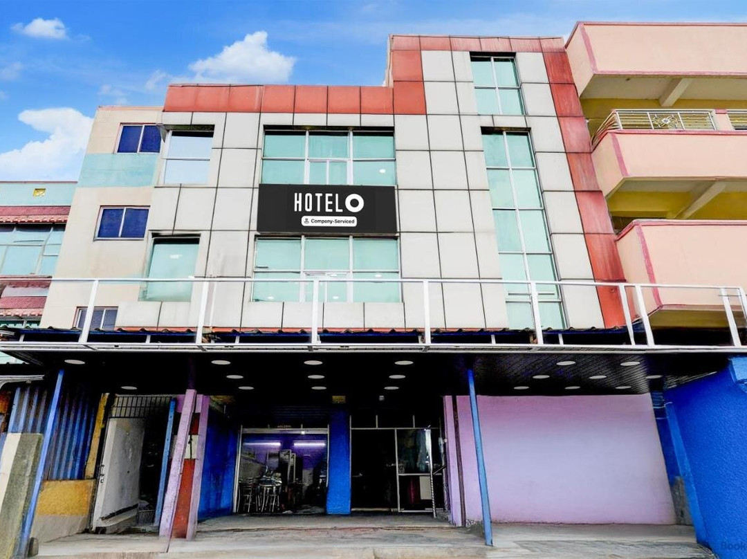 [Day Stay - 12 Hrs Slot: 8 AM to 8 PM] Collection O Chennai Alinjivakkam Bus Station