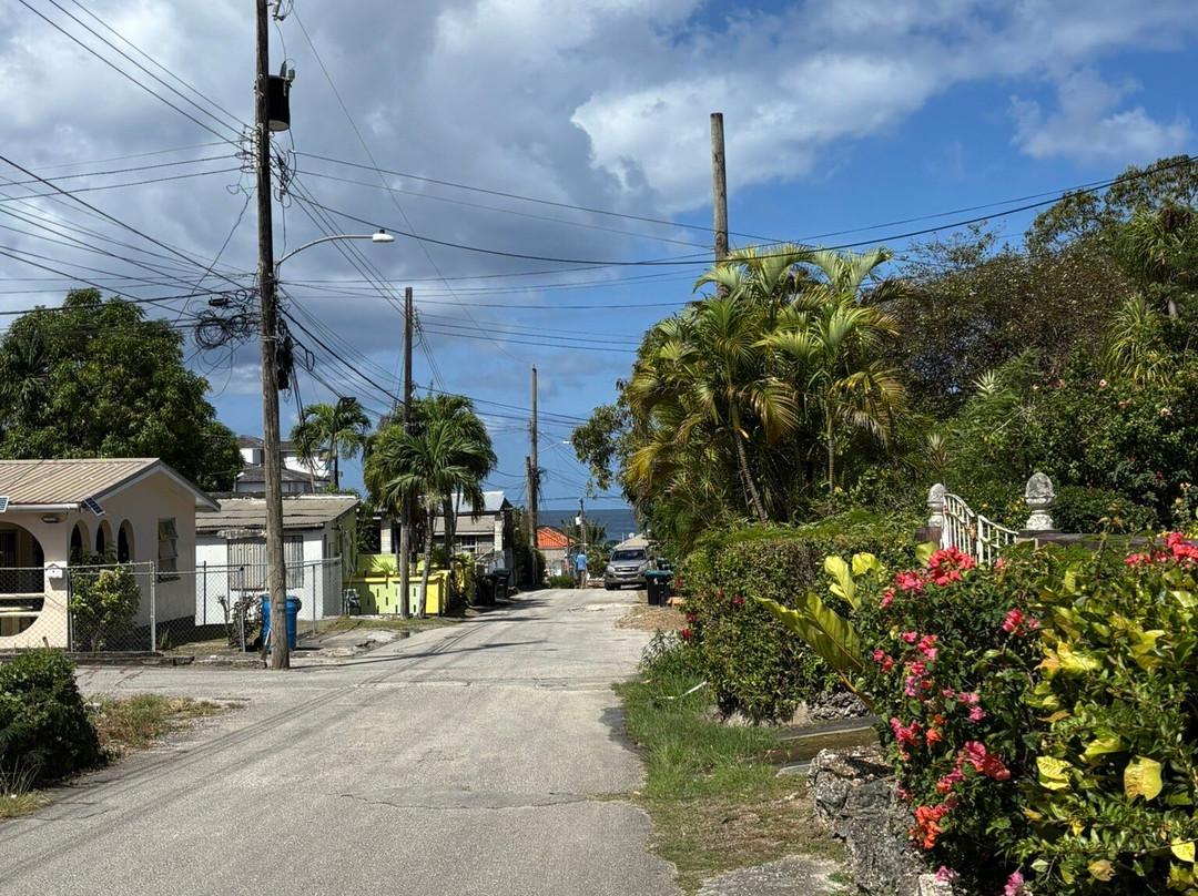 Shades Holiday Apartments主图