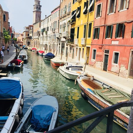 托伦蒂尼酒店主图